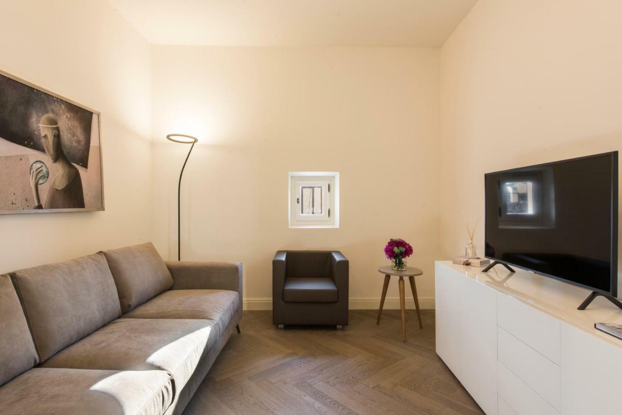 - Duomo Contemporary Apartamento *